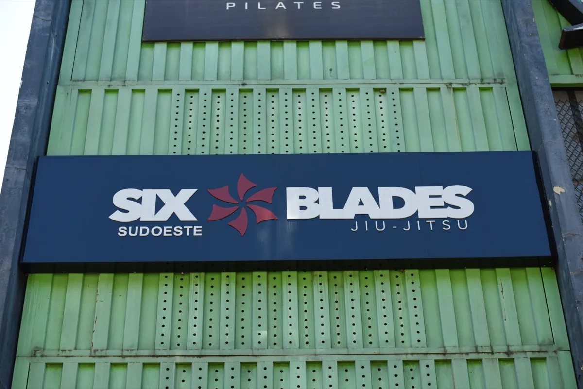 Fachada da academia Six Blades Sudoeste em Brasília